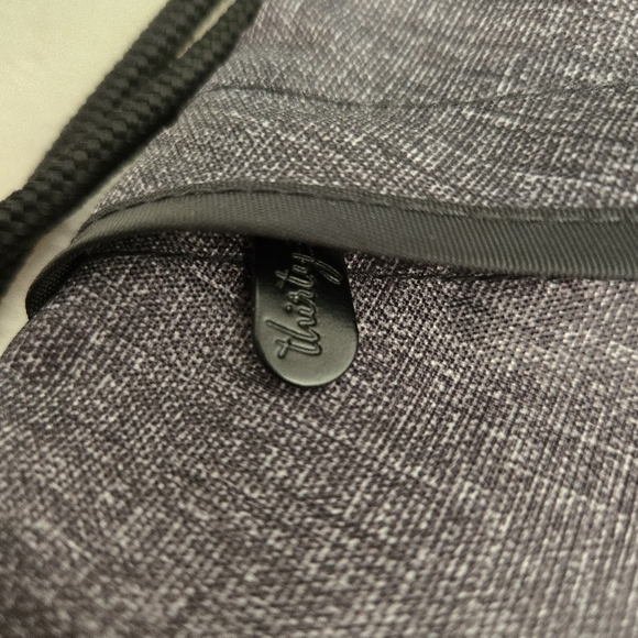 Thirty One Bags Sinch Sack Gray Drawstring Backpack with Embroidered Design - Picture 4 of 7